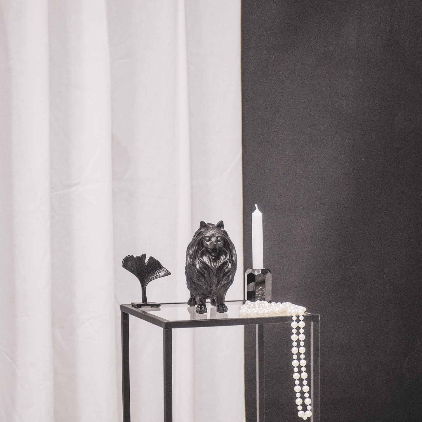 Ornament - Pomeriaan - Hond - Polyresin - Zwart - 23x10x18cm