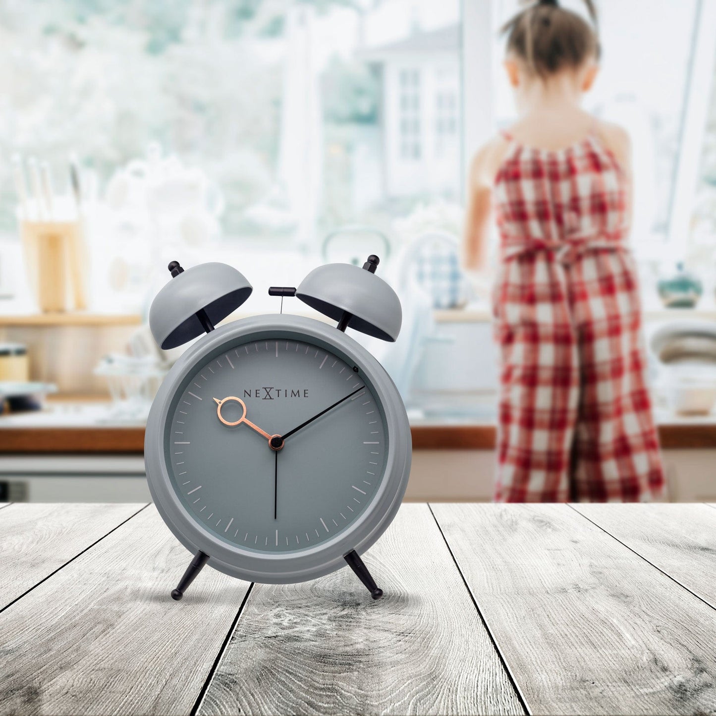 Table Alarm Clock 15x18x7cm - Silent - Light function - Metal "Golden Hour"
