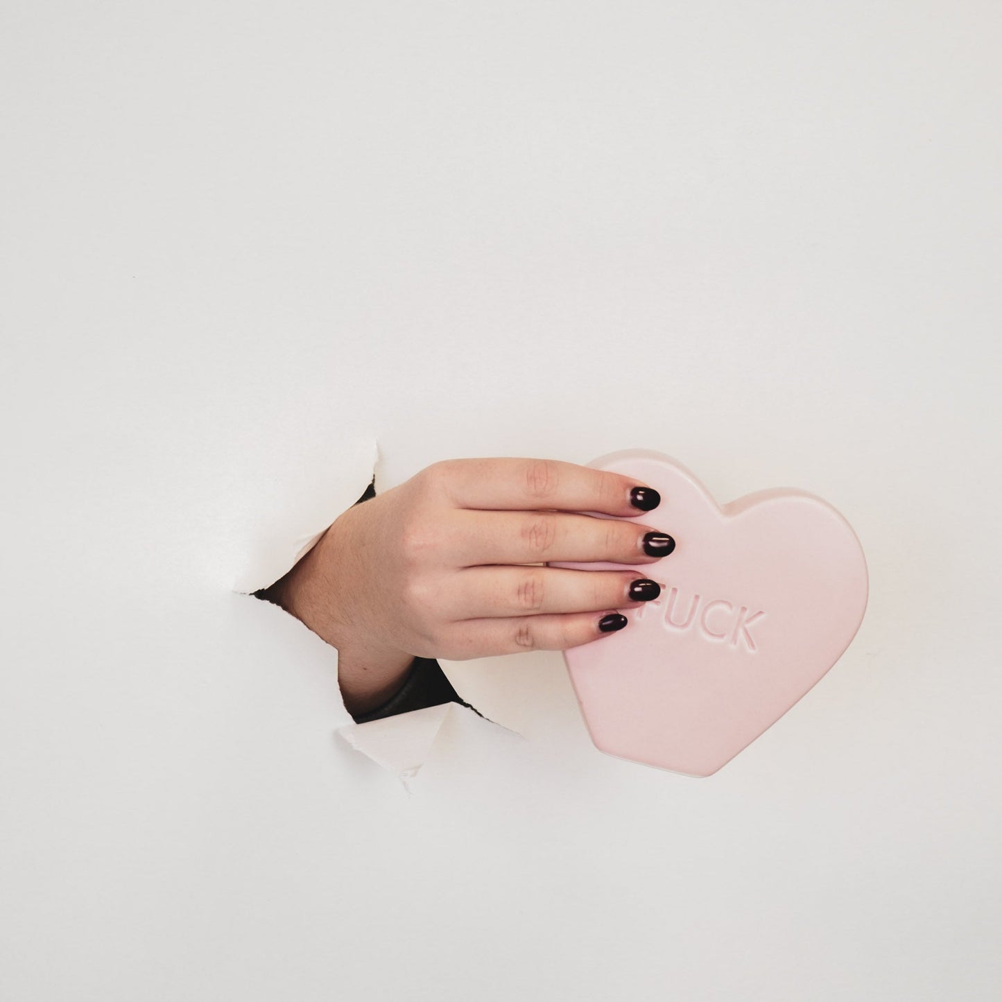 Ornament- Snoephart Beeldje 'FUCK'- Keramiek- Licht Roze- 13x4x11,5cm