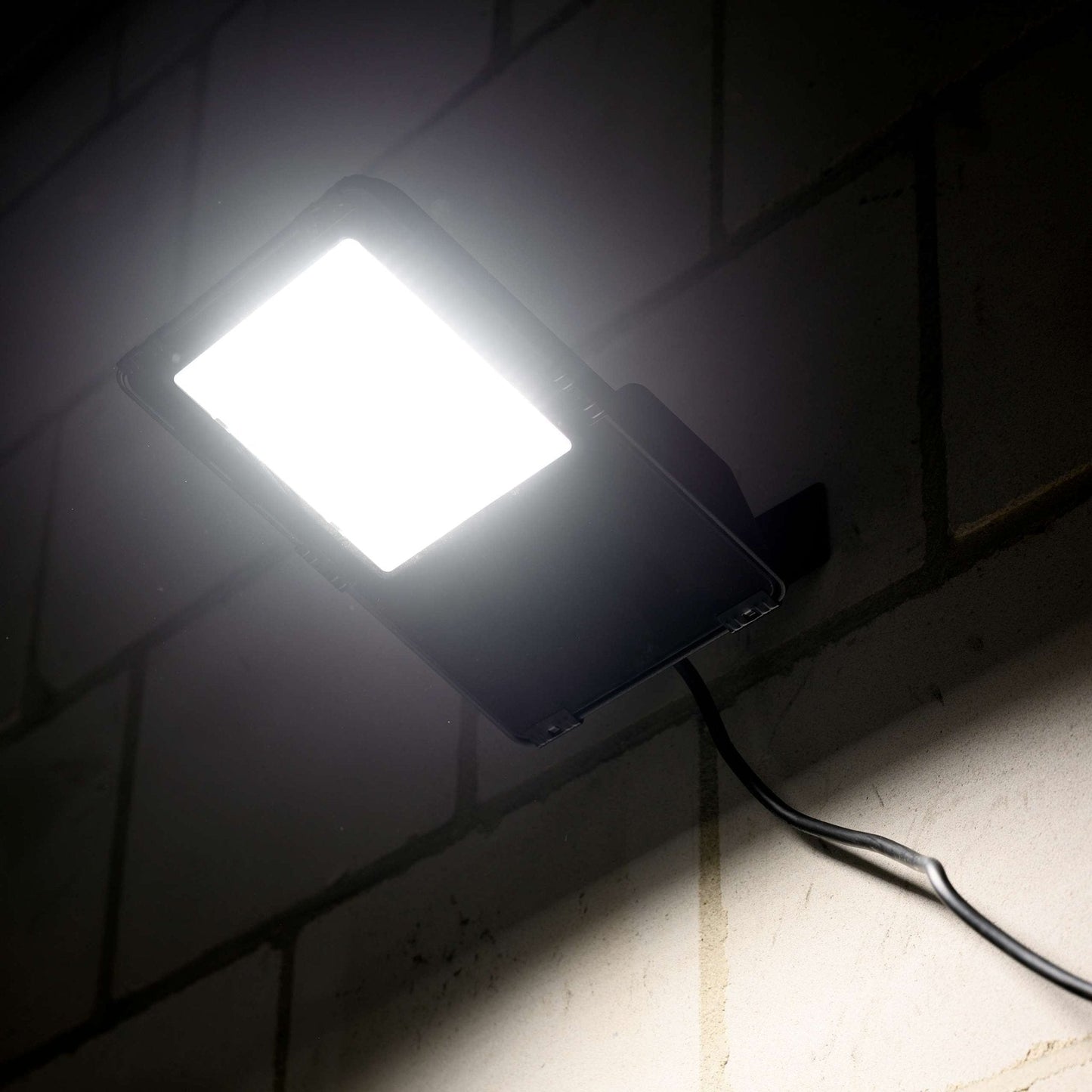 Premium LED Floodlight 50W - Levensduur van 30 jaar - IP66 Waterdicht - 7750 lm